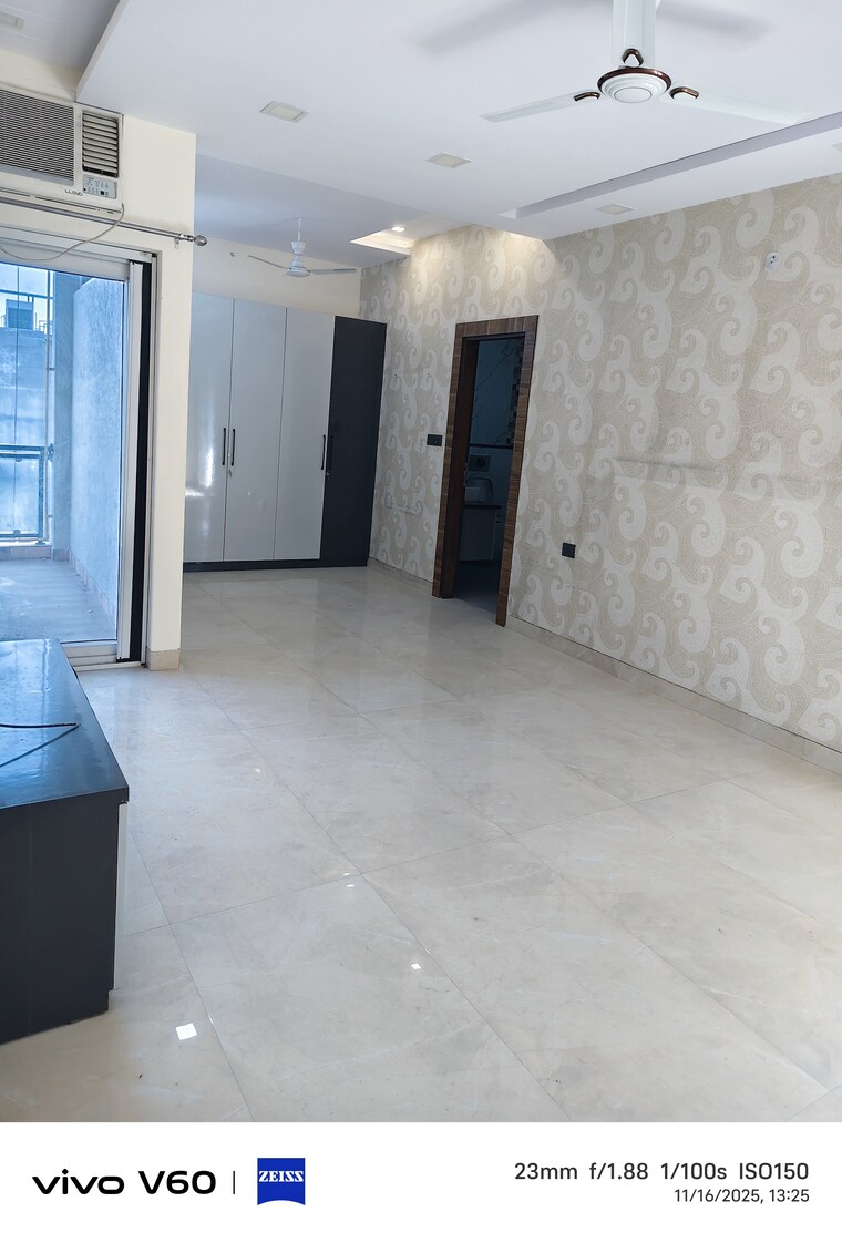 Room, sector 36 2.5 Bedroom 1500 Sq.Ft. Independent House In Sector 36 Noida 9479954