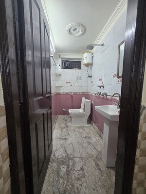 Bathroom in 1 BHK Builder Floor at Subhash Nagar – for Rent