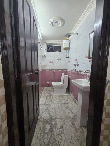Bathroom in 1 BHK Builder Floor at Subhash Nagar – for Rent