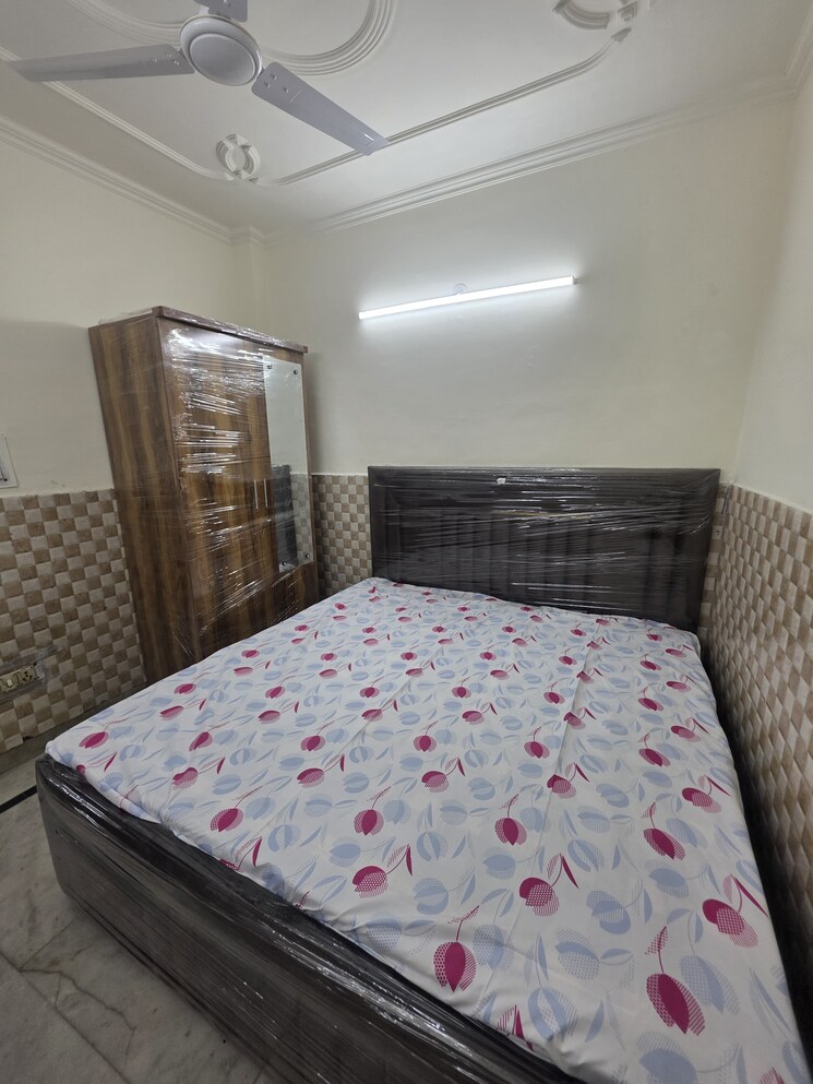 Bedroom, subhash nagar 1 Bedroom 500 Sq.Ft. Builder Floor In Subhash Nagar Delhi 9480006