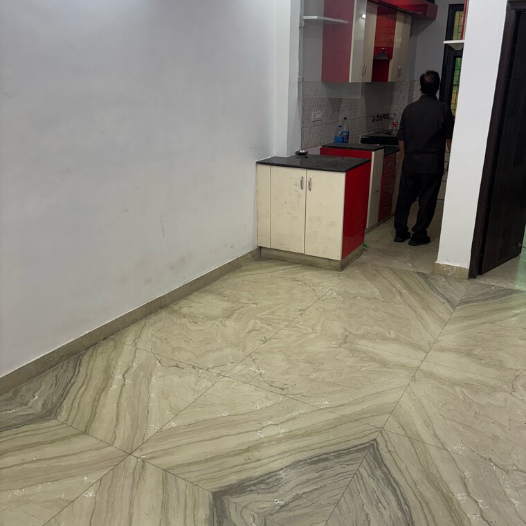 Room, vikas puri 2 Bedroom 88 Sq.Yd. Builder Floor In Vikas Puri Delhi 9480036