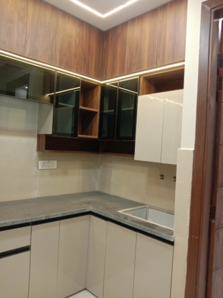 Kitchen, dwarka mor 2 Bedroom 360 Sq.Ft. Builder Floor In Dwarka Mor Delhi 9480034