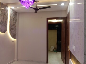 Room in 2 BHK Builder Floor at Dwarka Mor – for Sale