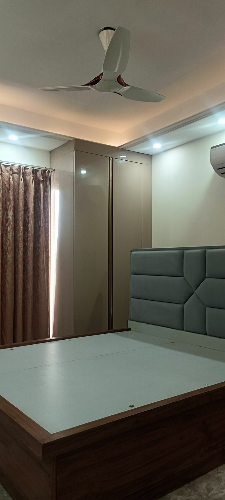 Bedroom, sector 26 3.5 Bedroom 250 Sq.Mt. Villa In Sector 26 Noida 9480037