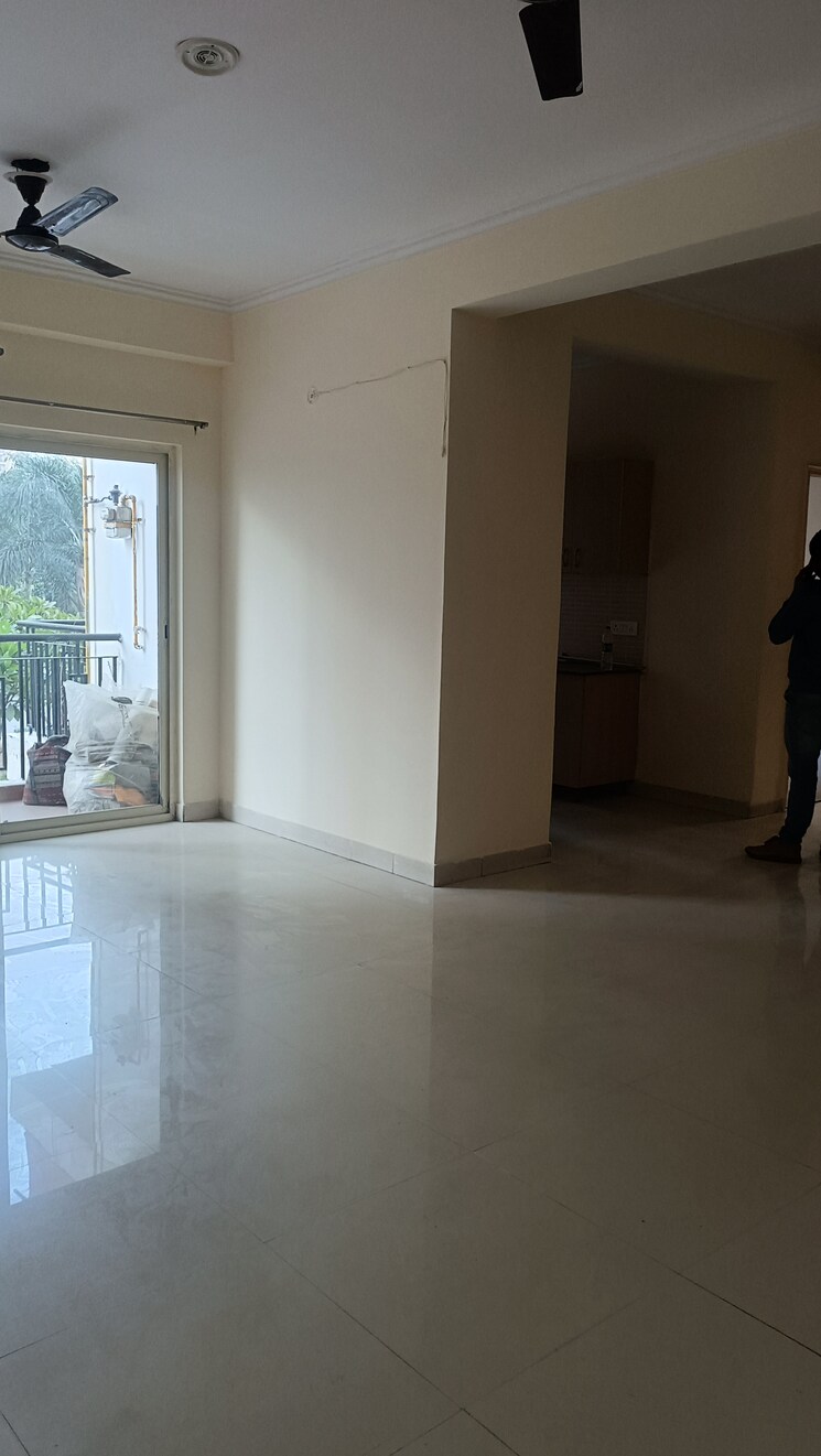 Room, maxblis-grand-wellington 1 Bedroom 615 Sq.Ft. Apartment In Sector 75 Noida 9480091