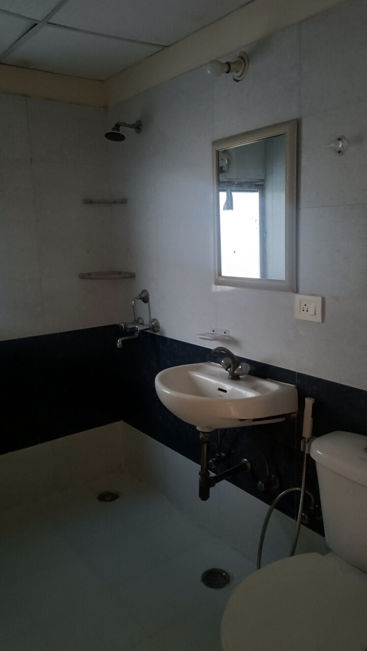 Master Bedroom, maxblis-grand-wellington 1 Bedroom 615 Sq.Ft. Apartment In Sector 75 Noida 9480091