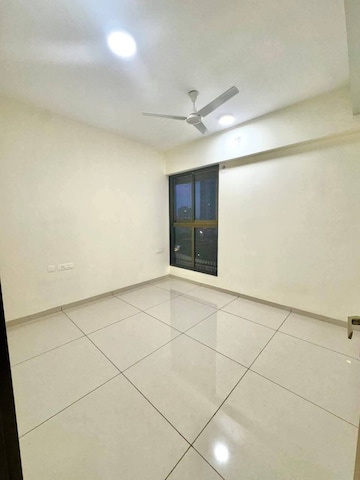 Room in 1 BHK Apartment at Chandak 34 Park Estate, Goregaon West – for Rent