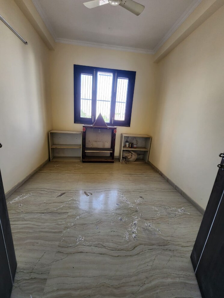 Room, sector 41 3 Bedroom 1810 Sq.Ft. Independent House In Sector 41 Noida 9480198