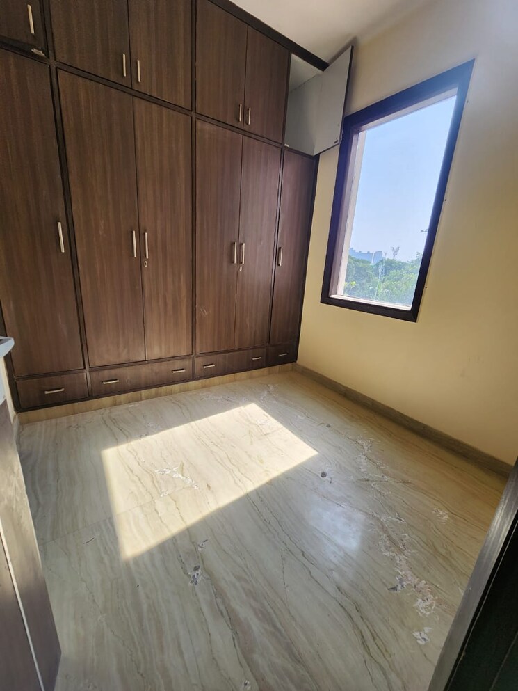 Room, sector 41 3 Bedroom 1810 Sq.Ft. Independent House In Sector 41 Noida 9480198