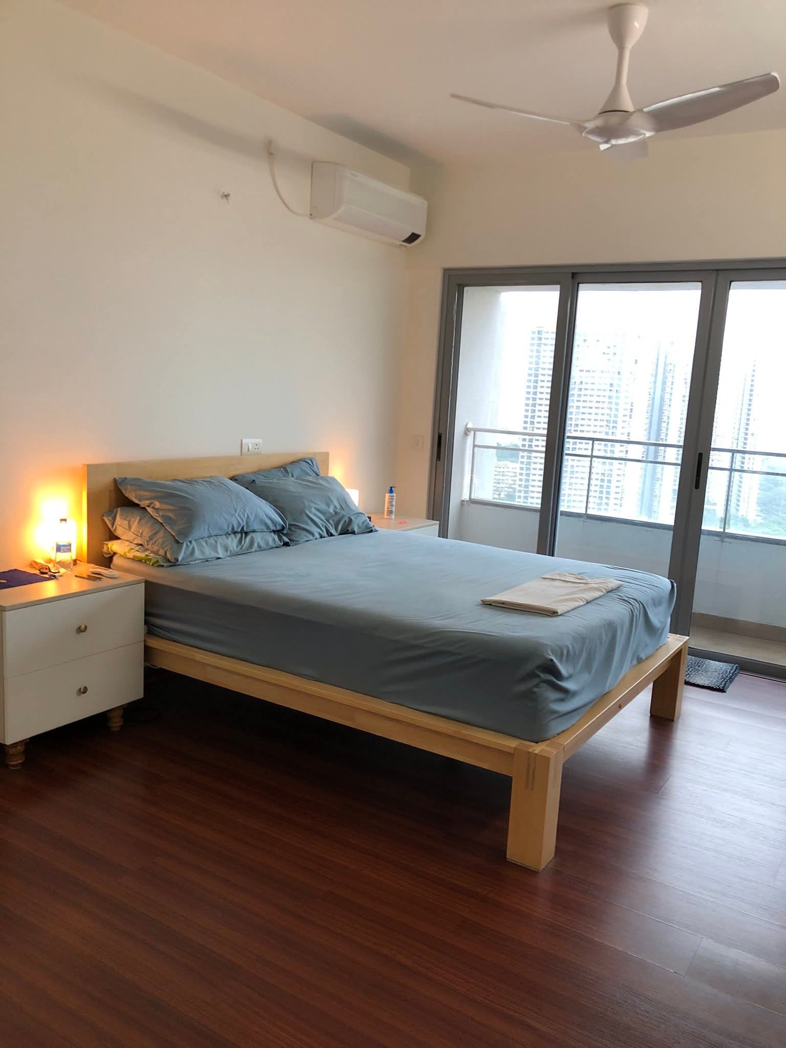 3.5 BHK + Pooja Room Apartment For Rent in Amanora Neo Towers