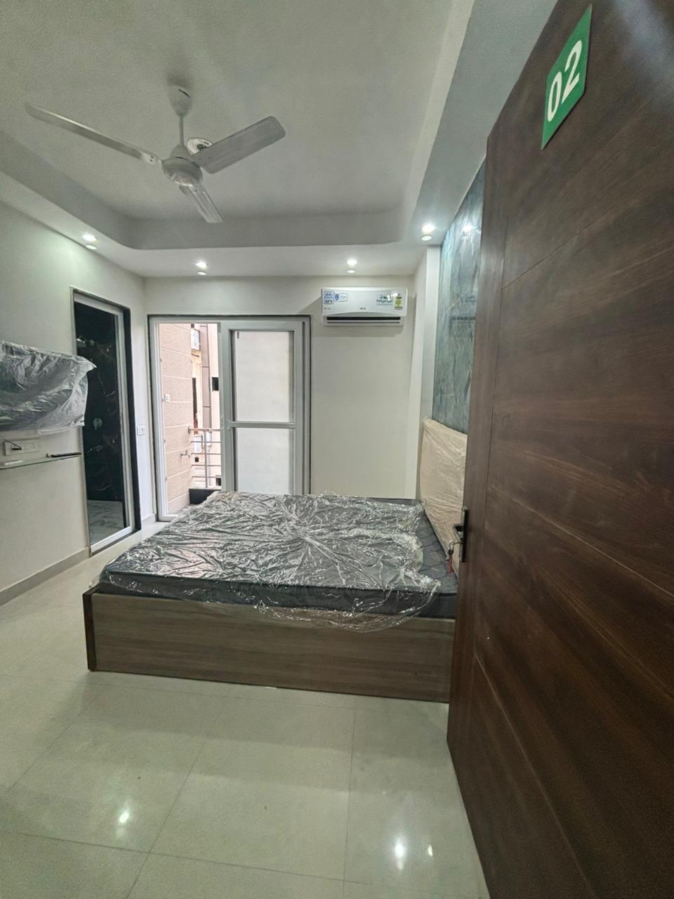 1 RkBuilder Floor For Rent in Ansal Sushant Lok I