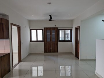 Room in 4 BHK Apartment at Azeagaia Botanica, Vrindavan Yojna – for Rent