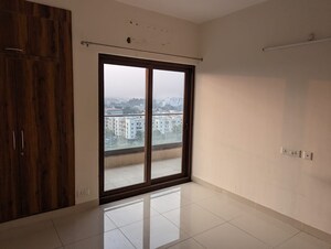 Room in 4 BHK Apartment at Azeagaia Botanica, Vrindavan Yojna – for Rent