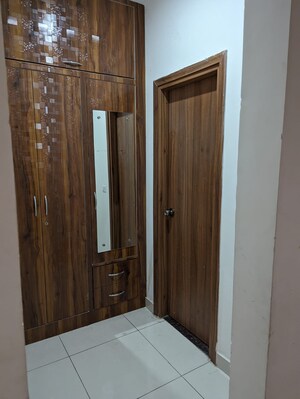 Room in 4 BHK Apartment at Azeagaia Botanica, Vrindavan Yojna – for Rent
