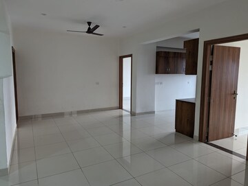 Room in 4 BHK Apartment at Azeagaia Botanica, Vrindavan Yojna – for Rent