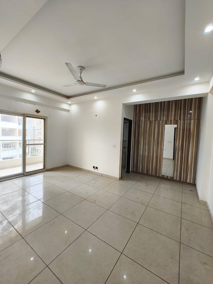 Room, gulshan-vivante 4 Bedroom 2645 Sq.Ft. Apartment In Sector 137 Noida 9480615