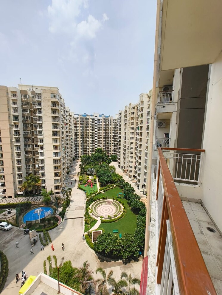 Balcony, gulshan-vivante 4 Bedroom 2645 Sq.Ft. Apartment In Sector 137 Noida 9480615