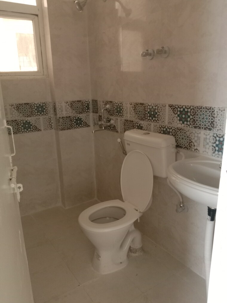 Bathroom, signature-global-prime 2 Bedroom 834 Sq.Ft. Apartment In Sector 63a Gurgaon 9480679