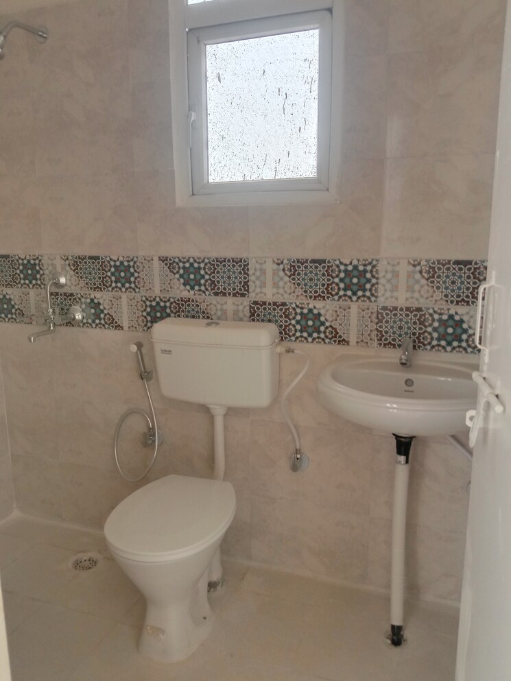 Bathroom, signature-global-prime 2 Bedroom 834 Sq.Ft. Apartment In Sector 63a Gurgaon 9480679