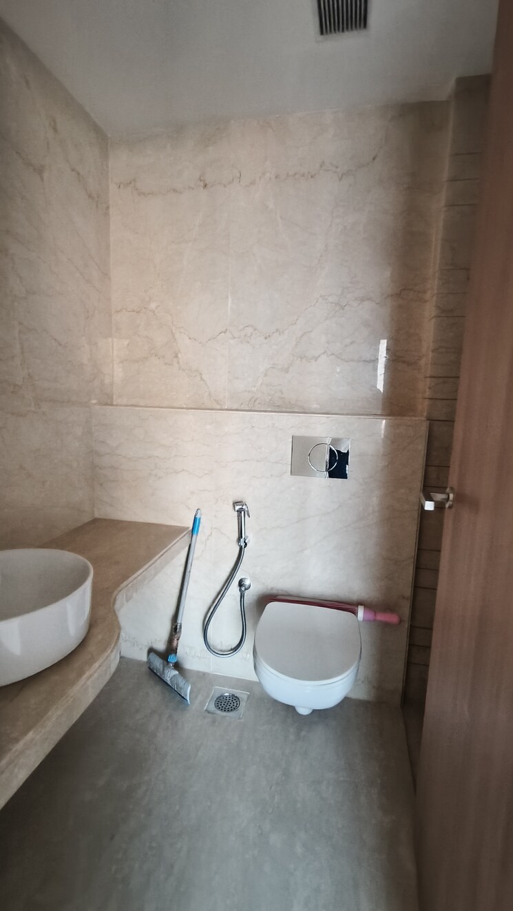 Bathroom, lodha-primo 2 Bedroom 750 Sq.Ft. Apartment In Parel Mumbai 9480711