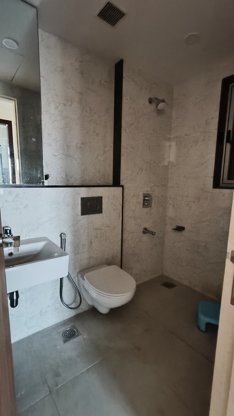 Bathroom, lodha-primo 2 Bedroom 750 Sq.Ft. Apartment In Parel Mumbai 9480711