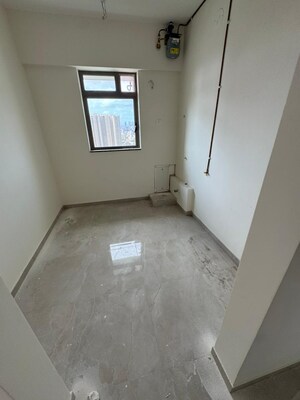 Room in 1 BHK Apartment at Sheth Irene, Malad West – for Rent