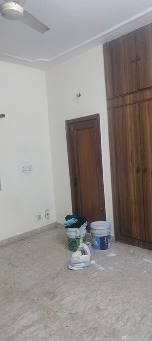 Room in 4 BHK Apartment at Garhyog Apartment, Janakpuri – for Rent