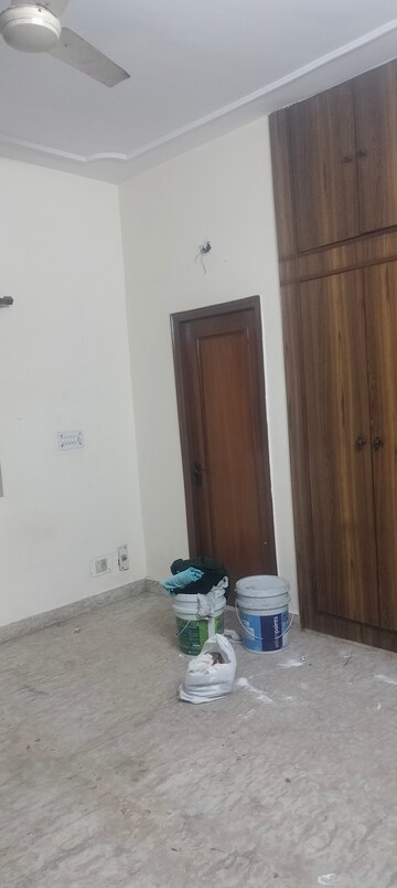 Room in 4 BHK Apartment at Garhyog Apartment, Janakpuri – for Rent