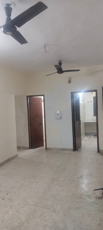 Room in 4 BHK Apartment at Garhyog Apartment, Janakpuri – for Rent