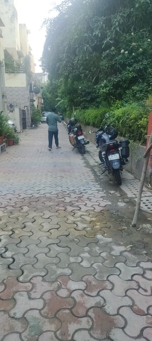 Parking in 4 BHK Apartment at Garhyog Apartment, Janakpuri – for Rent