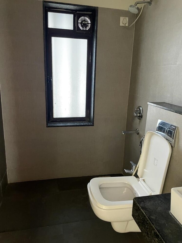Bathroom, rustomjee-meridian 2 Bedroom 1091 Sq.Ft. Apartment In Kandivali West Mumbai 9480726