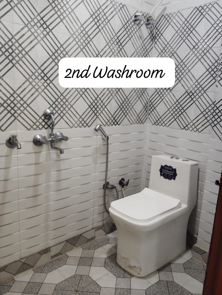Attached Bathroom, dwarka mor 2 Bedroom 450 Sq.Ft. Builder Floor In Dwarka Mor Delhi 9480745