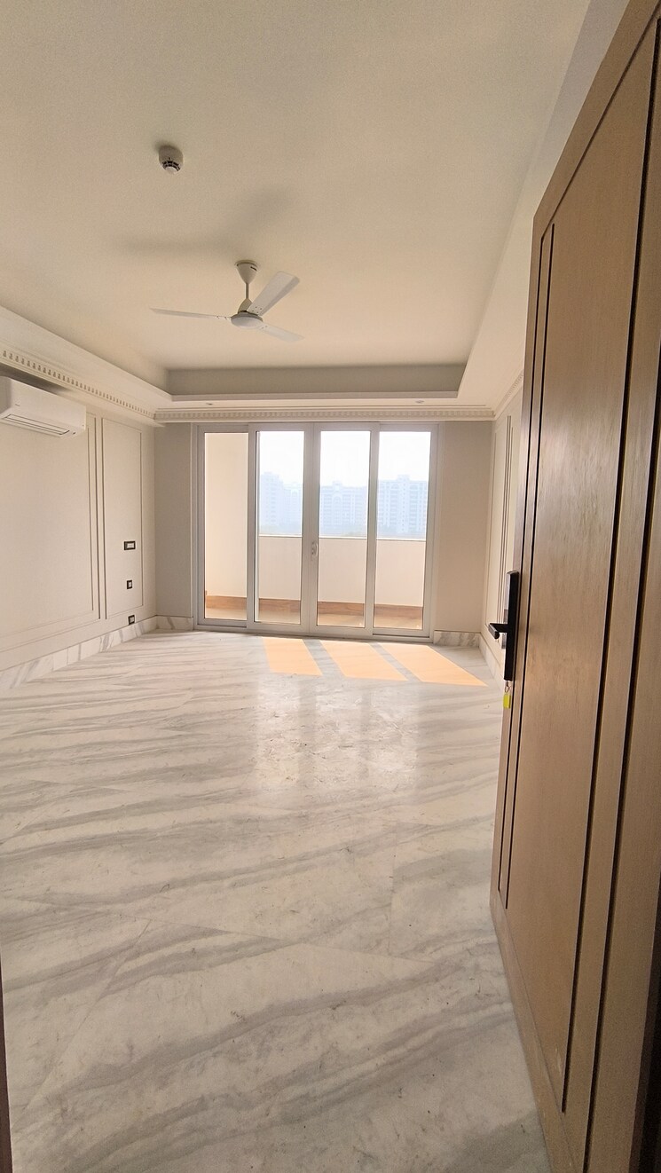 Room, dlf-the-icon 4 Bedroom 2750 Sq.Ft. Apartment In Dlf Phase V Gurgaon 9480752