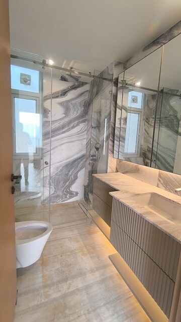 Bathroom in 4 BHK Apartment at DLF The Icon, Dlf Phase V – for Sale