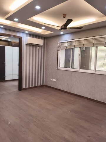 Room in 3 BHK Villa at RWA Apartments Sector 122, Sector 122 – for Rent