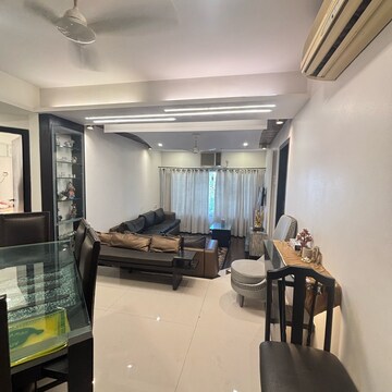 4 BHK Apartment For Rent in Four Bunglows