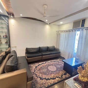 Living Room in 4 BHK Apartment at Four Bunglows – for Rent