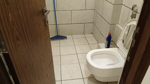 Bathroom in 2 BHK Apartment at Meghana Apartment, Lower Parel – for Rent