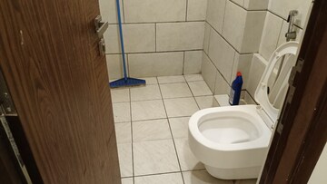 Bathroom in 2 BHK Apartment at Meghana Apartment, Lower Parel – for Rent