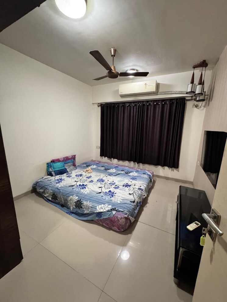 Bedroom, shiv-shivam-apartment 3 Bedroom 900 Sq.Ft. Apartment In Andheri West Mumbai 9480797