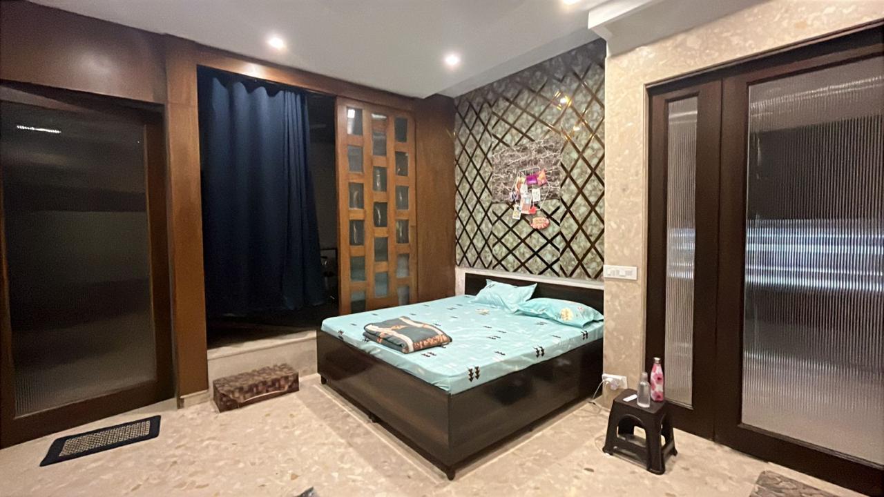 3 BHK + Servant Room Apartment For Sale in DLF New Town Heights II