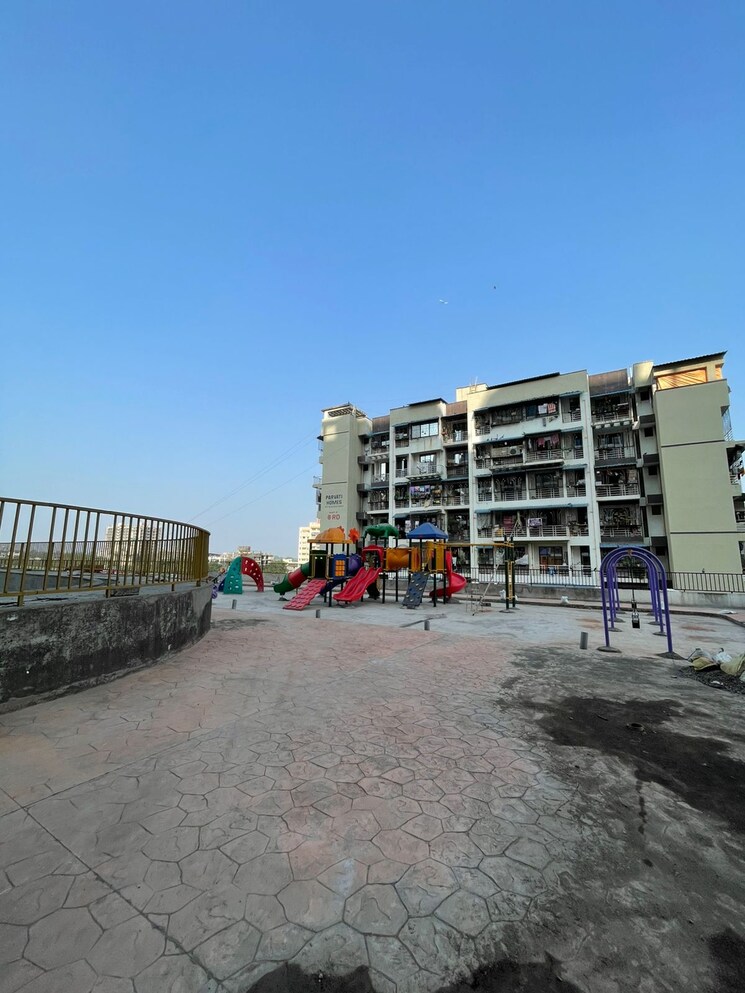 Swimming Pool, oscar-om-regency 4 Bedroom 2200 Sq.Ft. Apartment In Taloja Navi Mumbai 9480833