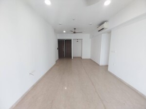 Room in 3 BHK Apartment at Lodha The Park, Worli – for Rent