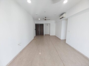 Room in 3 BHK Apartment at Lodha The Park, Worli – for Rent