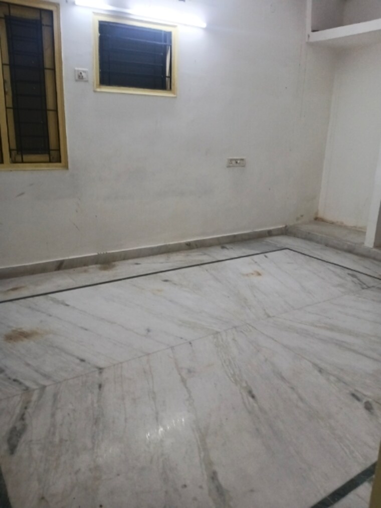 Room, serilingampally 3 Bedroom 1600 Sq.Ft. Apartment In Serilingampally Hyderabad 9480896
