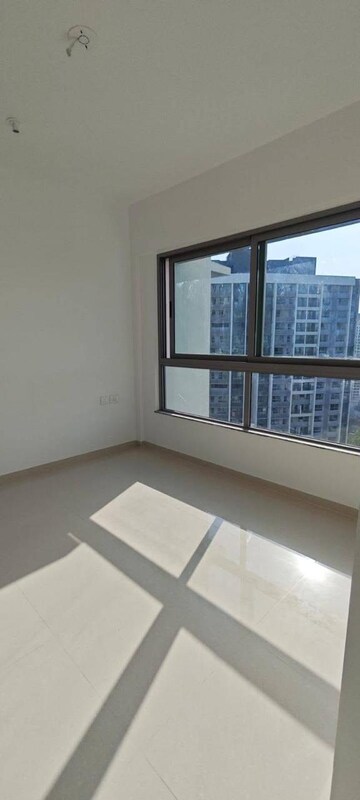 Room in 3 BHK Apartment at Kalpataru Immensa B, Kolshet Road – for Rent