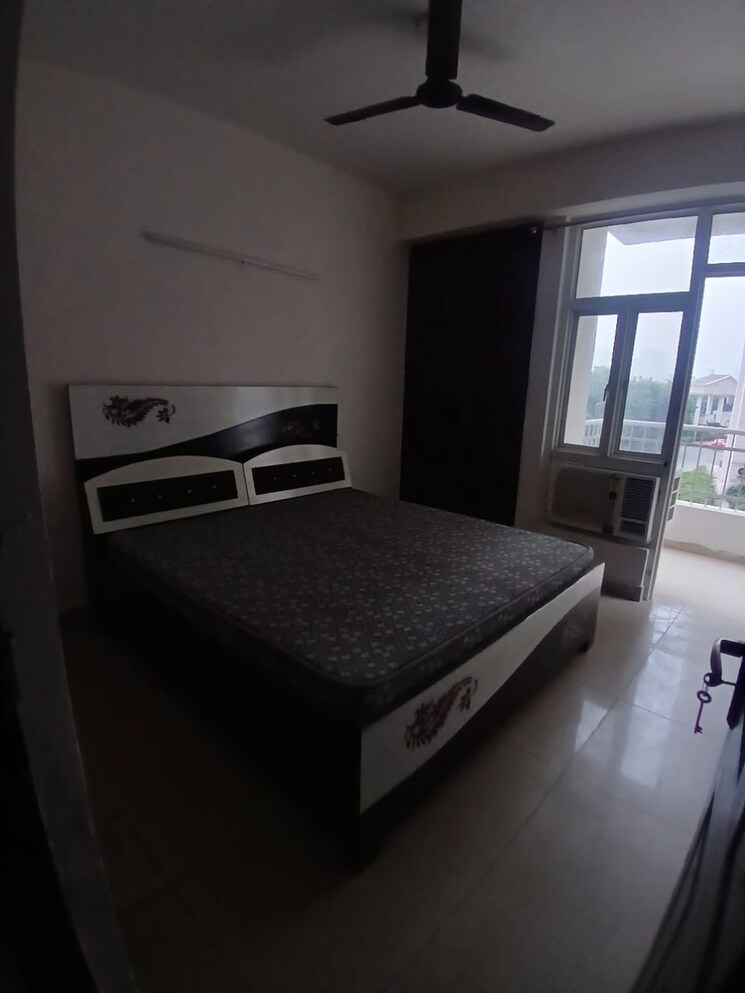 Bedroom, supertech-cape-town 2 Bedroom 930 Sq.Ft. Apartment In Sector 74 Noida 9480888