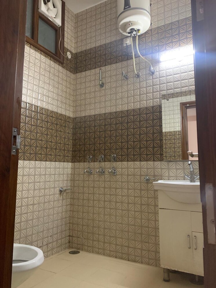 Bathroom, sector 6 2 Bedroom 1000 Sq.Ft. Independent House In Sector 6 Panchkula 9480979