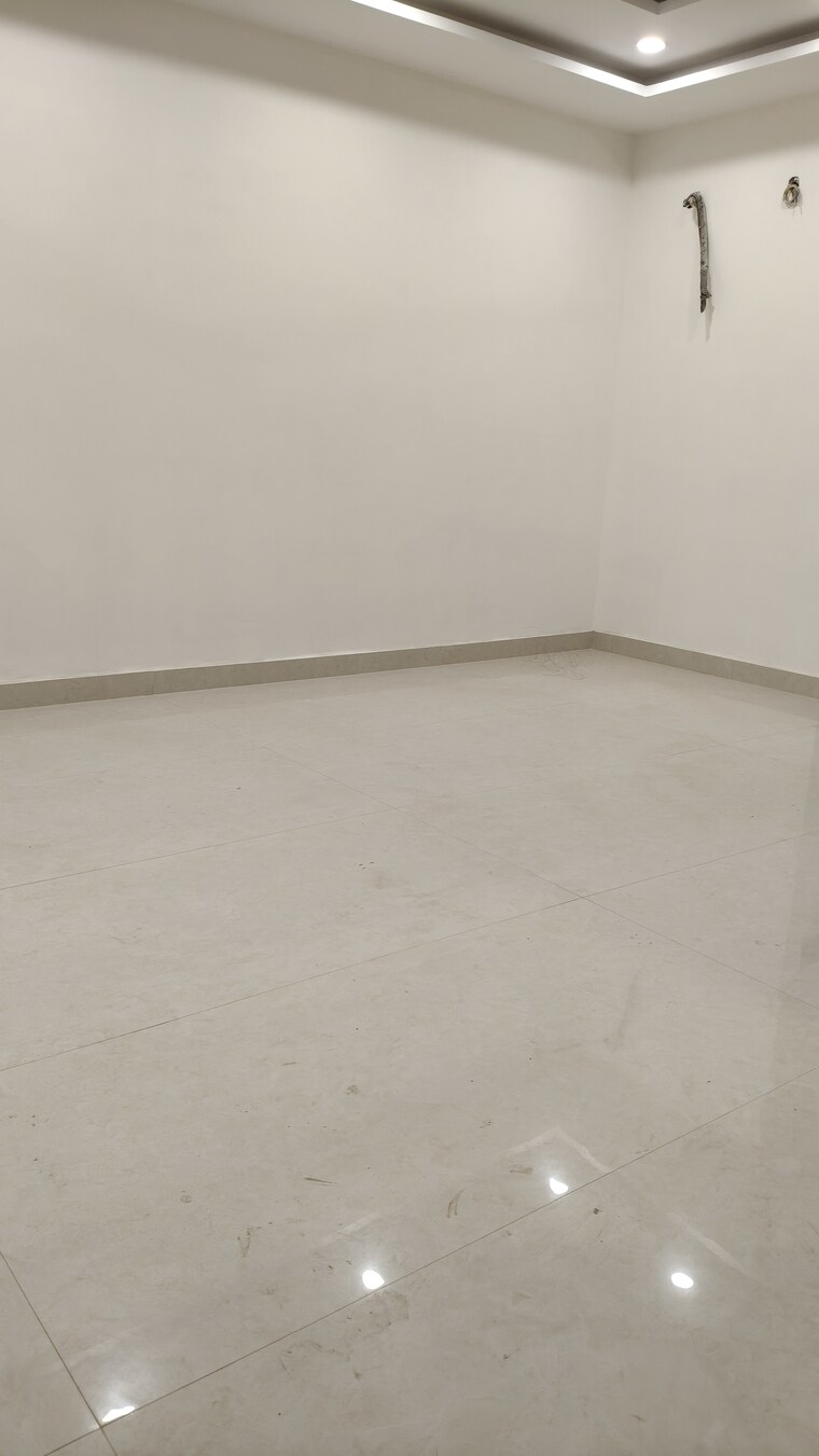 Room, sector 97 3 Bedroom 1593 Sq.Ft. Builder Floor In Sector 97 Faridabad 9480956