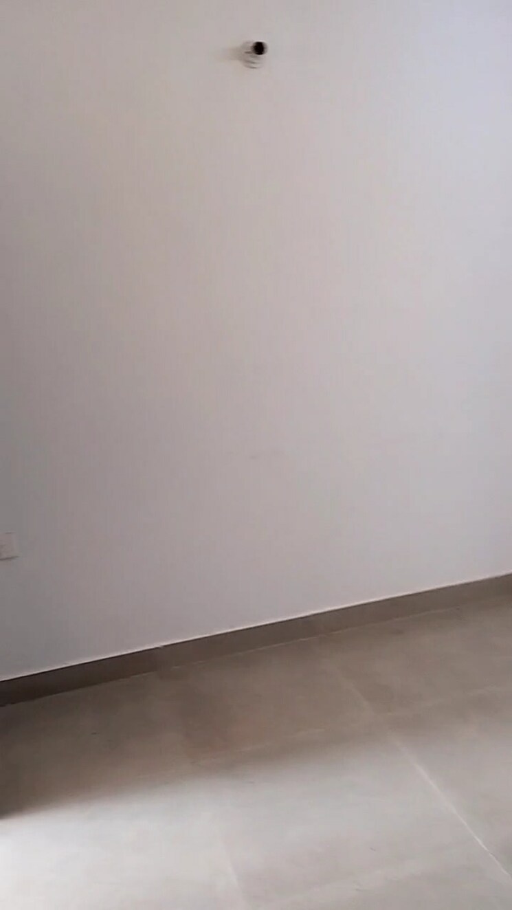 Room, supertech-cape-town 3 Bedroom 1295 Sq.Ft. Apartment In Sector 74 Noida 9480923